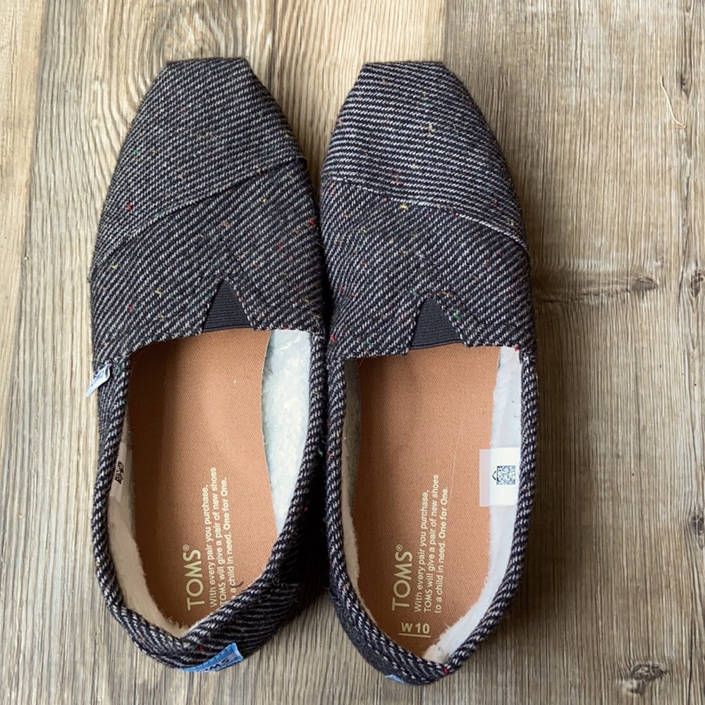 Toms Flats with faux fur lining